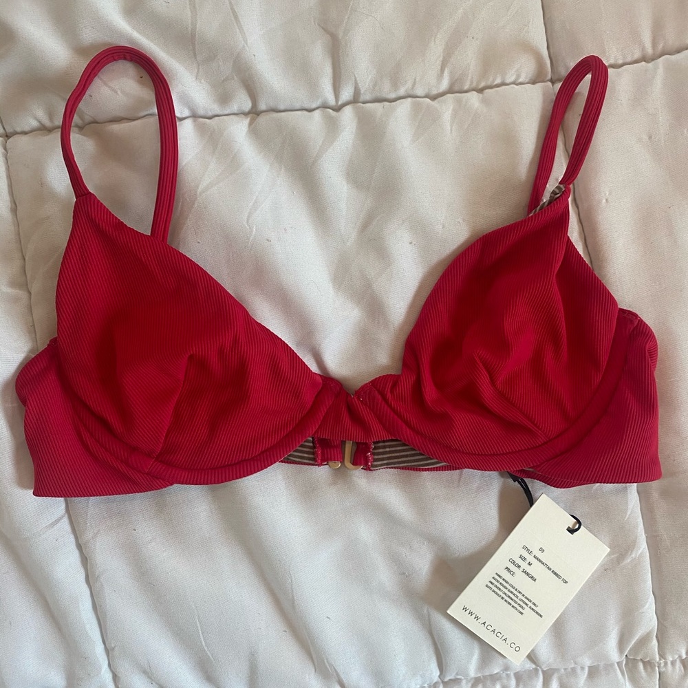NWT Acacia sangria red top size m